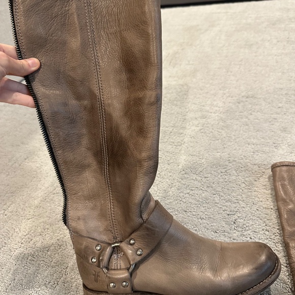 Frye boots for sale size 5 - Picture 3 of 4